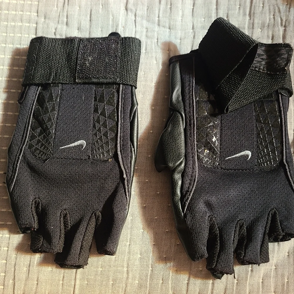 workout gloves small hp🔥🔥🔥🔥